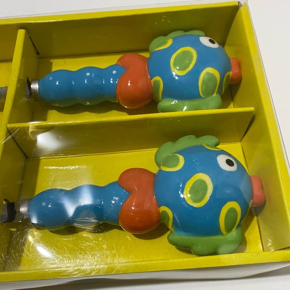 Mainstreet Collection Ceramic Fish Top Salad Tong Toss Set Colorful Cute NIB - Picture 2 of 4